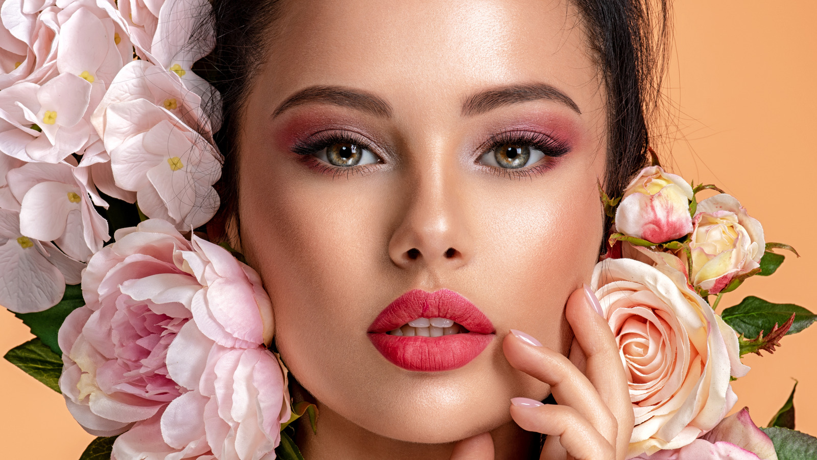 Get ready for spring and summer with the latest beauty trends!