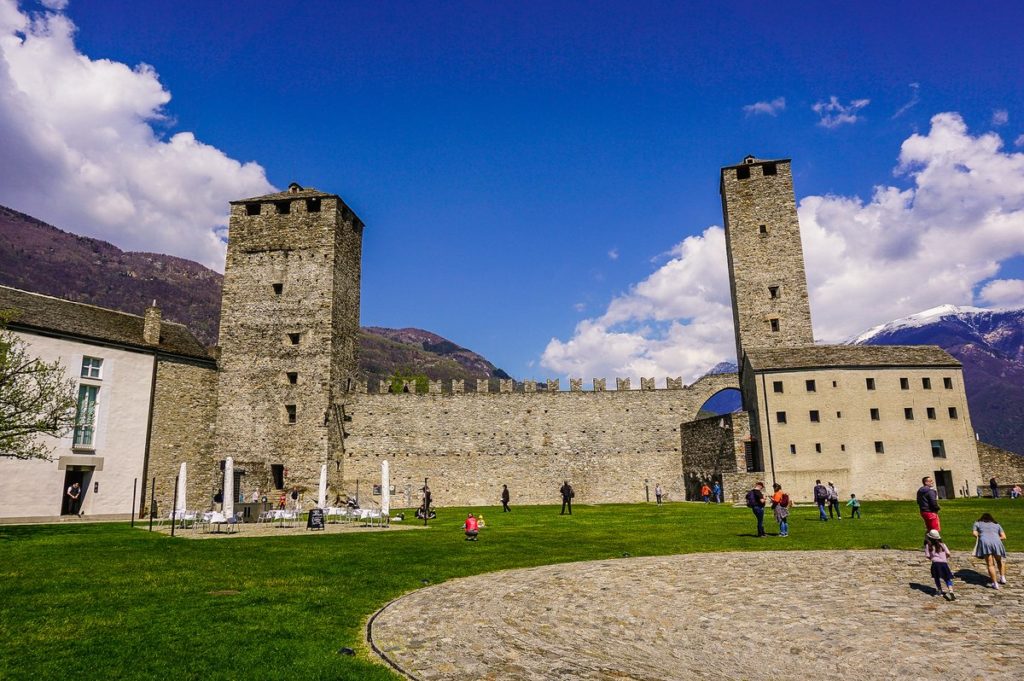 A Closer Look at the Breathtaking Architecture of Bellinzona’s Stunning Castle