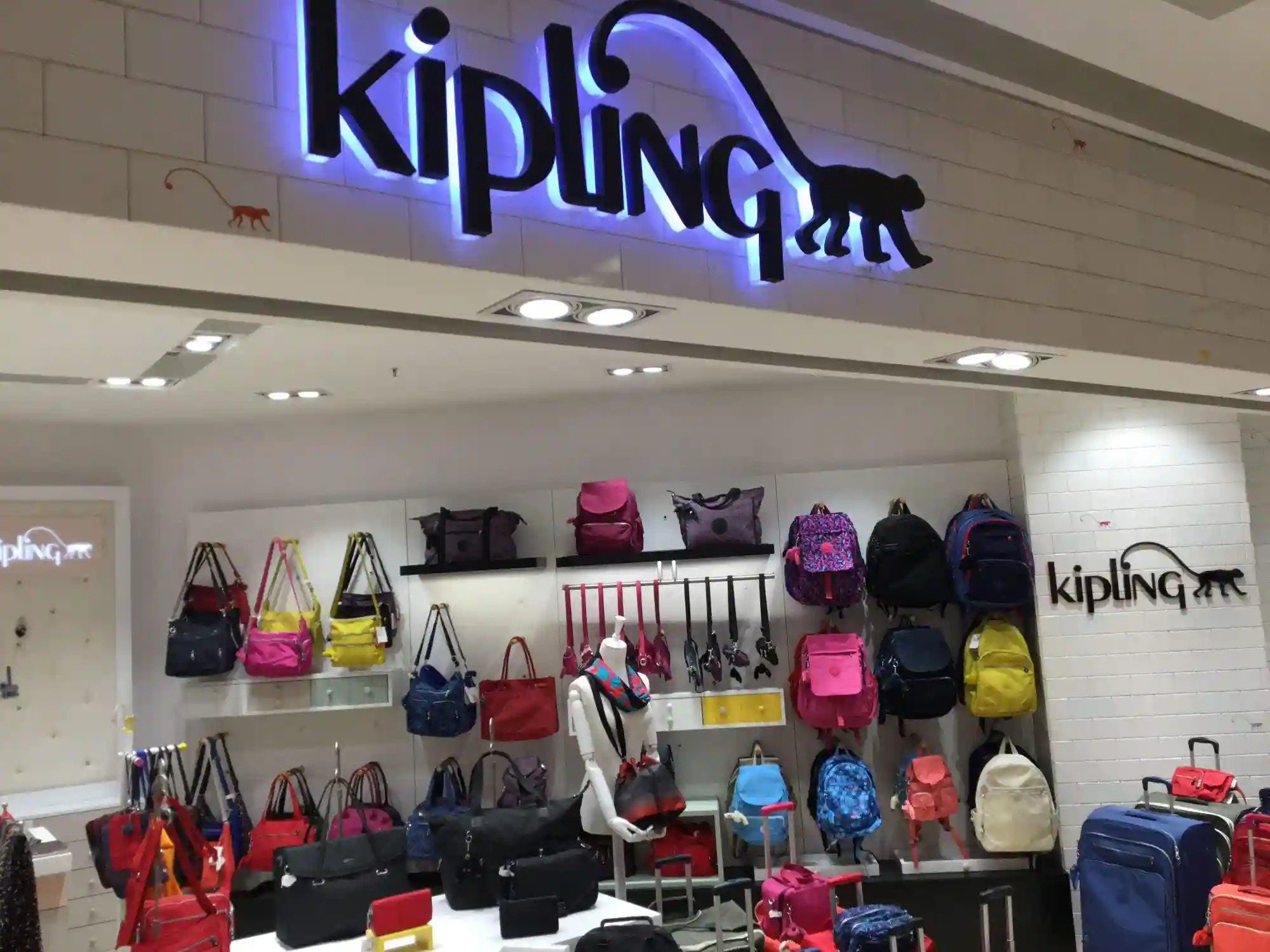 How to accessorize with Kipling – the ultimate guide